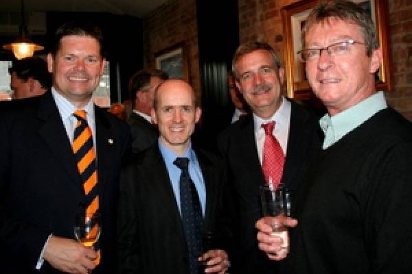 Guests enjoy pre dinner drinks with Steve Murnaghan, Co-Founder of NI-NL